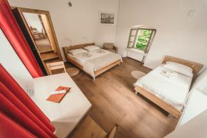 jabolko_KOZJE_splet-26
